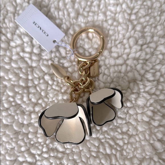 Coach Tea Rose Bag Purse Charm New NWT - Picture 1 of 6